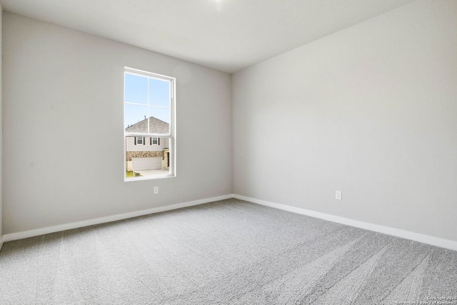 Spacious, unfurnished interior of a new home in Vista Ridge, Live Oak (Image 13).