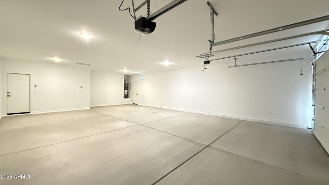 025 - 4-Car Super Garage 025 - 4-Car Super Garage