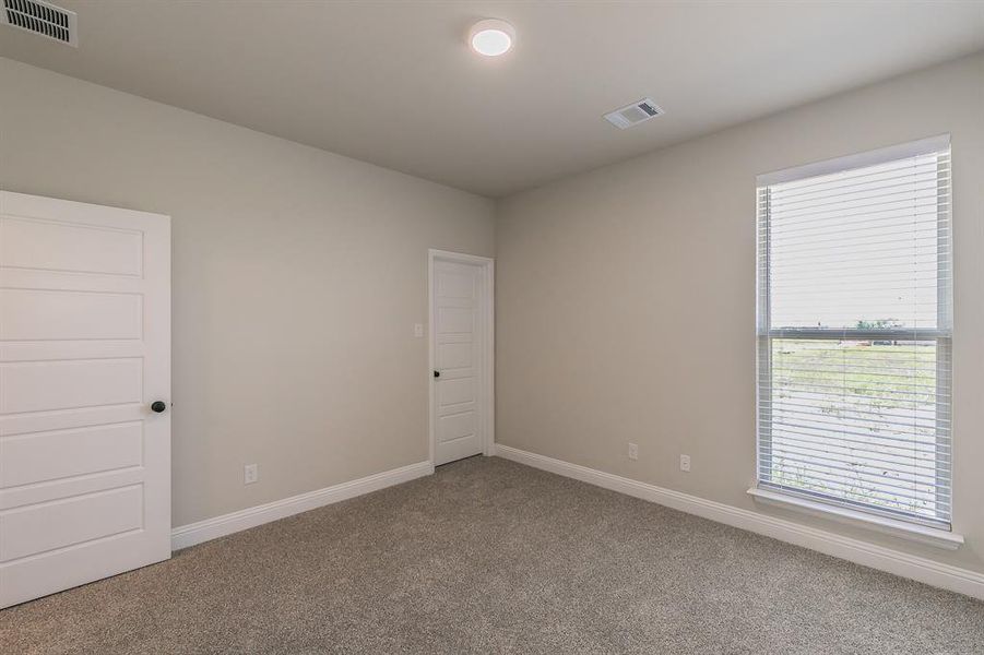 Spacious, unfurnished interior of a new home in , Alvarado (Image 19).