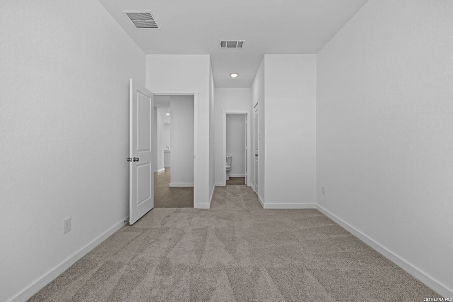 Spacious, unfurnished interior of a new home in , New Braunfels (Image 25).