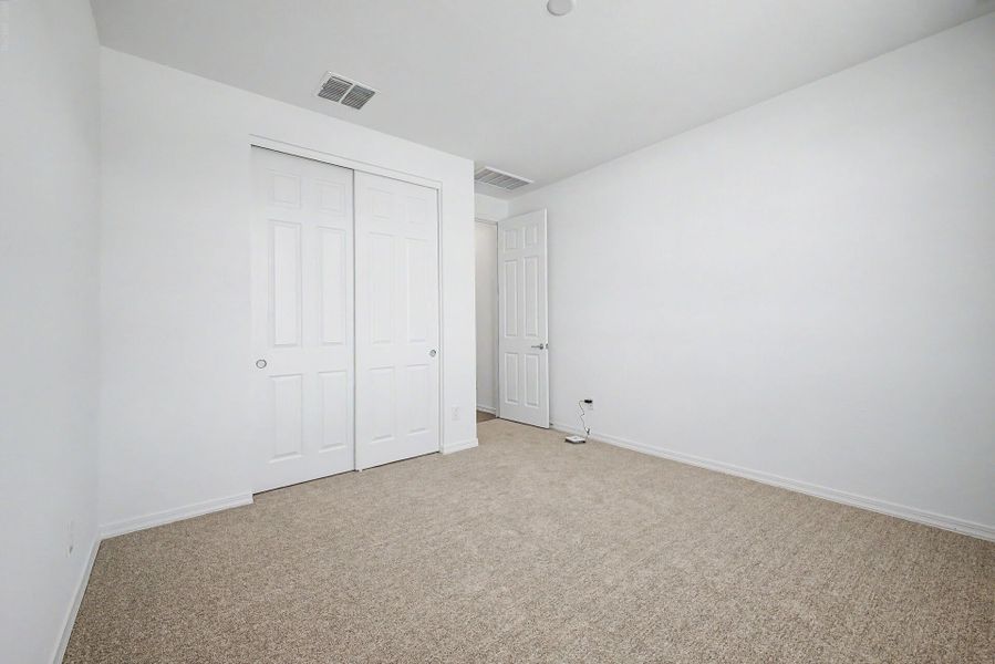 Spacious, unfurnished interior of a new home in White Tank Vistas, Waddell (Image 14).