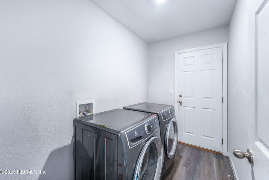 Furnished interior view inside a new home in , Jacksonville (Image 6).