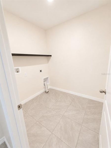 Spacious, unfurnished interior of a new home in Eagle Hammock, Eagle Lake (Image 12). Spacious, unfurnished interior of a new home in Eagle Hammock, Eagle Lake (Image 12).