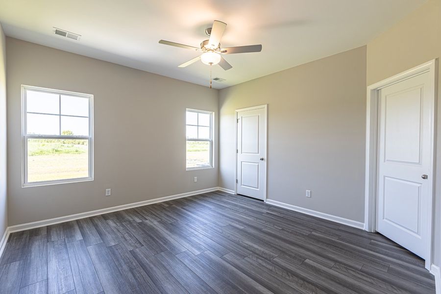 Representative unfurnished interior of a home built from the Dillon II by Great Southern Homes in Shady Grove, Conway (Image 56).