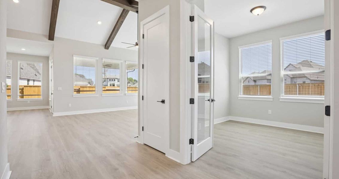 Spacious, unfurnished interior of a new home in 6 Creeks, Kyle (Image 21).