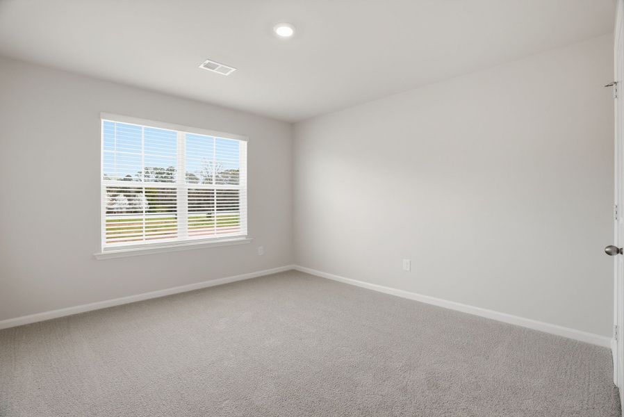 Spacious, unfurnished interior of a new home in Towns at Lake Greenwood, Greenwood (Image 22).