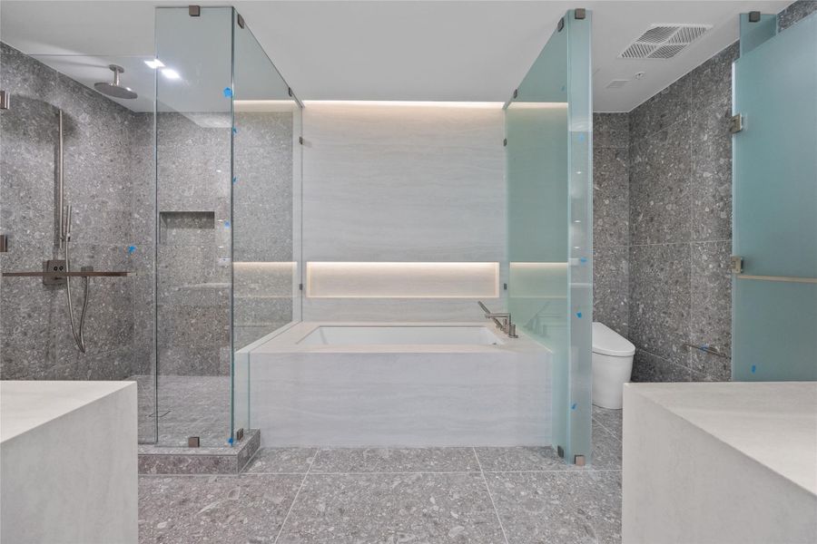 Separate Tub & Shower
