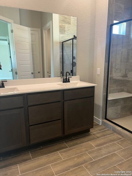 Furnished interior view inside a new home in Weston Oaks, San Antonio (Image 5). Furnished interior view inside a new home in Weston Oaks, San Antonio (Image 5).