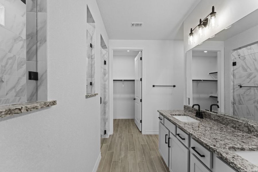 Furnished interior view inside a new home in Del Webb New Braunfels at Veramendi, New Braunfels (Image 11).