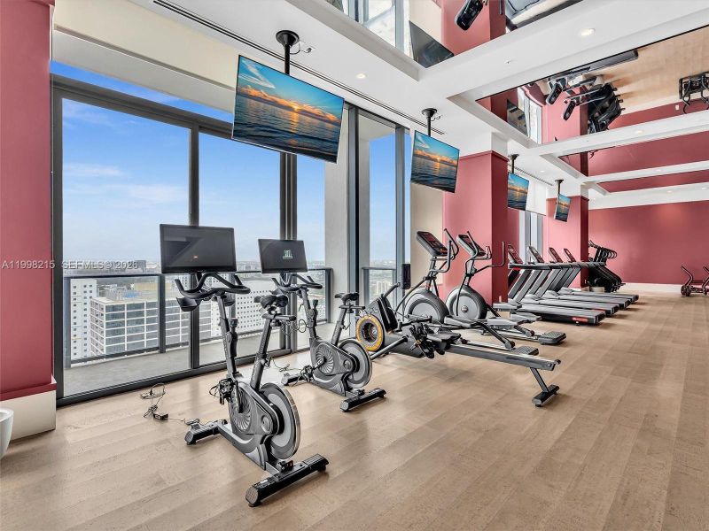 Community amenities in , Miami (Image 38).