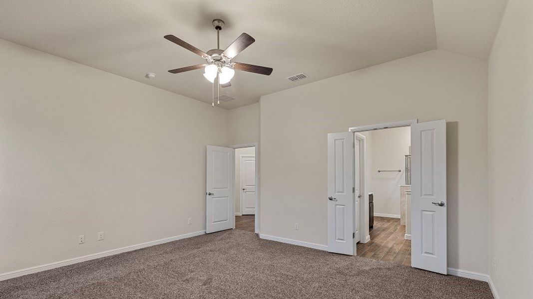 Representative unfurnished interior of a home built from the Brock by D.R. Horton in Lakeview Pointe, Grand Prairie (Image 28).