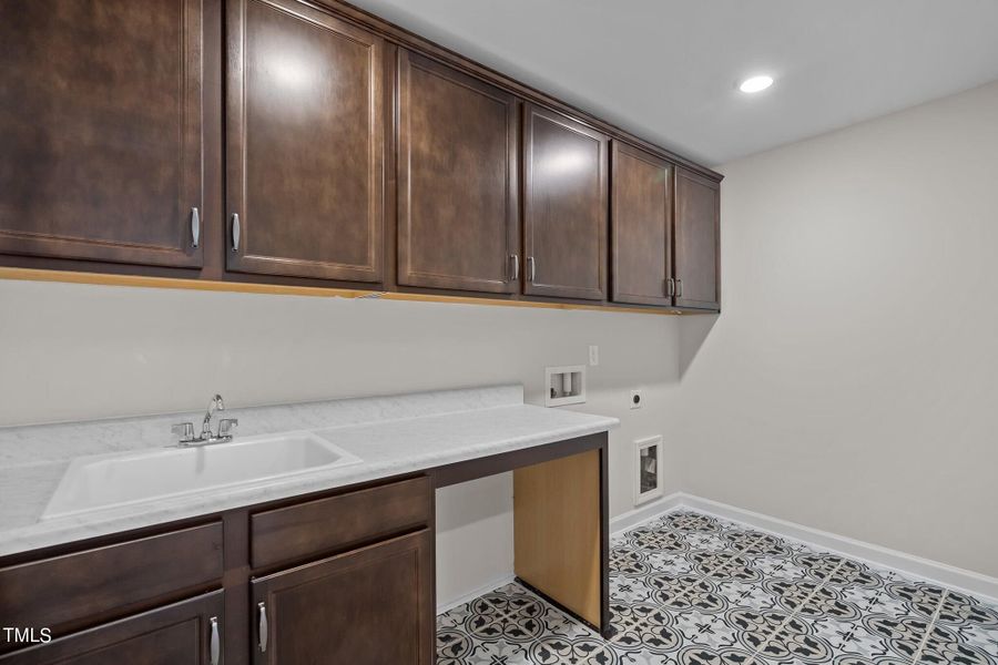 Furnished interior view inside a new home in Glenmere, Knightdale (Image 147). Furnished interior view inside a new home in Glenmere, Knightdale (Image 147).