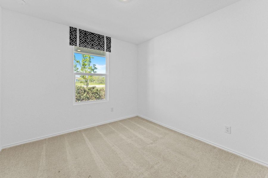 Spacious, unfurnished interior of a new home in Schriber Ranch, Mustang Ridge (Image 21).
