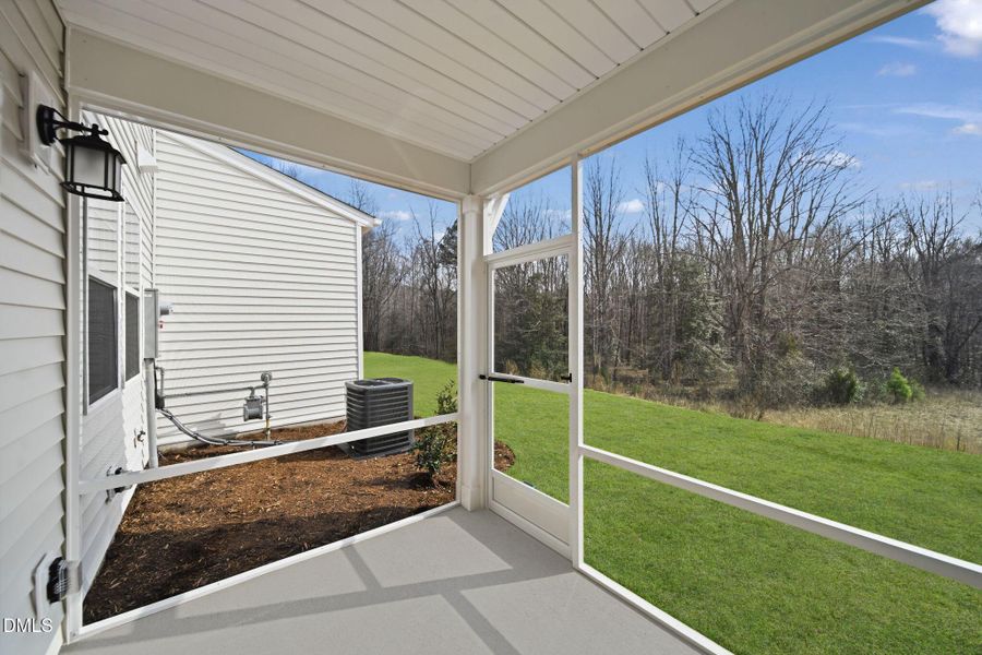 SUN_Everlee_Pic_CarsonII_QMI_259_Screene