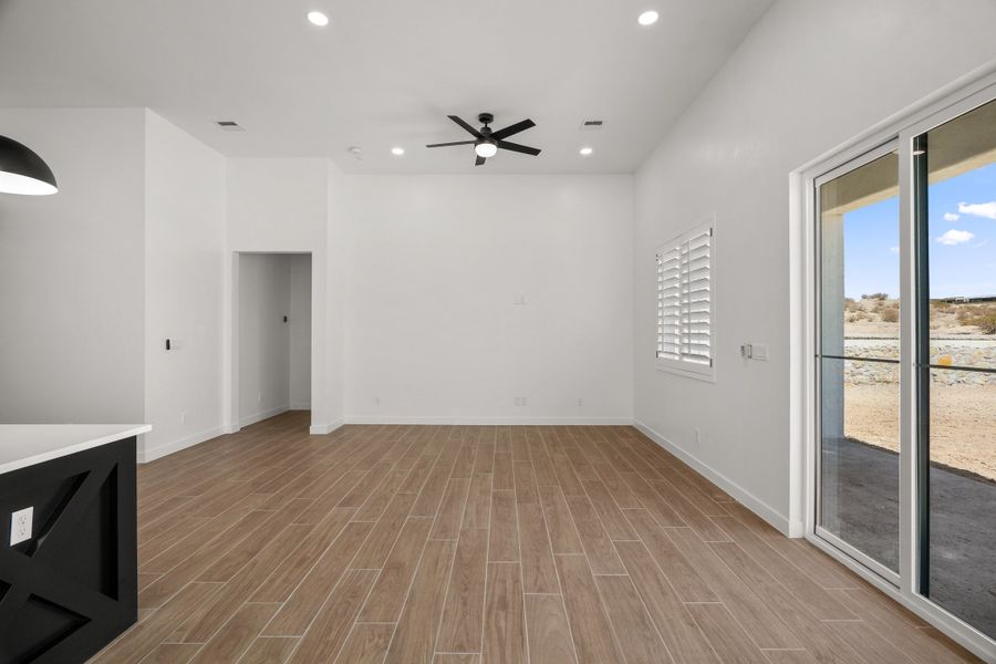 Spacious, unfurnished interior of a new home in Gateway Estates, El Paso (Image 28). Spacious, unfurnished interior of a new home in Gateway Estates, El Paso (Image 28).