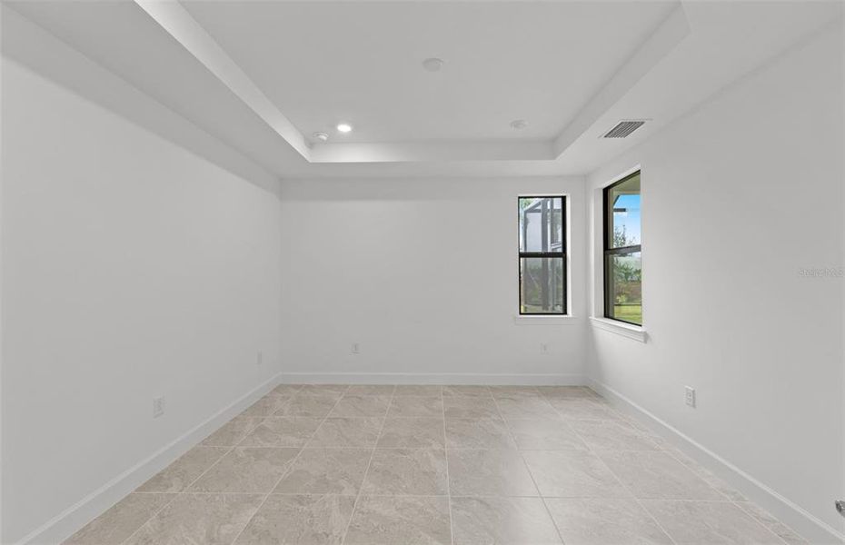 Spacious, unfurnished interior of a new home in Talon Preserve on Palmer Ranch, Nokomis (Image 27).