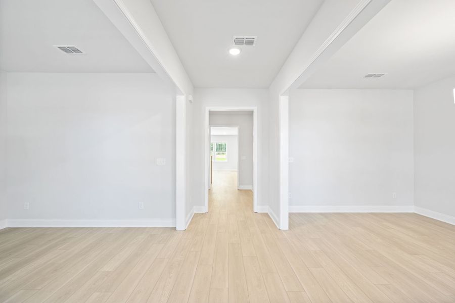 Spacious, unfurnished interior of a new home in Oakleaf Chase, Blythewood (Image 34). Spacious, unfurnished interior of a new home in Oakleaf Chase, Blythewood (Image 34).