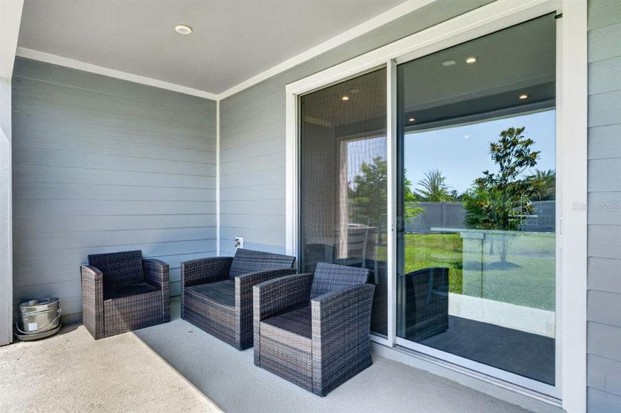 Exterior details and patio area of a home in , Palm Coast (Image 3).