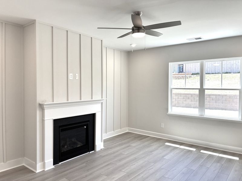Spacious, unfurnished interior of a new home in Holly Ridge, Greenville (Image 11).