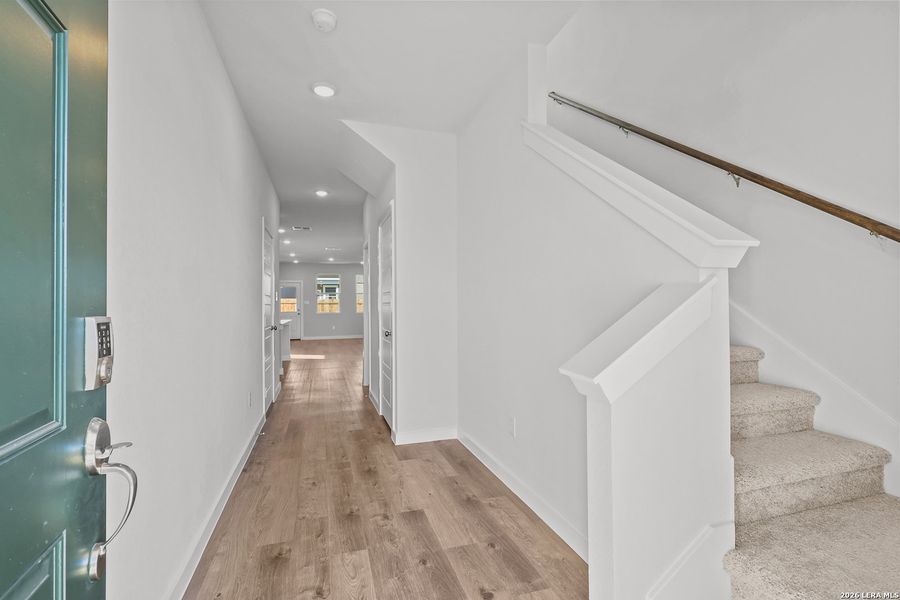 Spacious, unfurnished interior of a new home in Summerlin, San Antonio (Image 28).