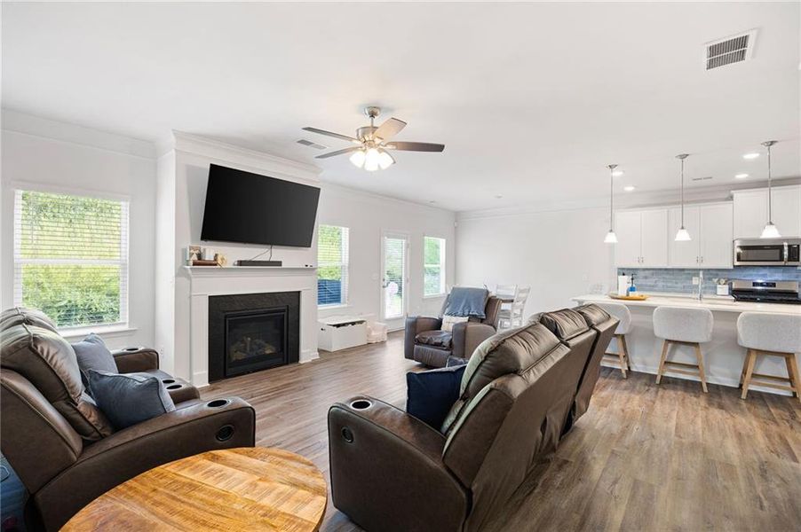 Furnished interior view inside a new home in , Dallas (Image 12).