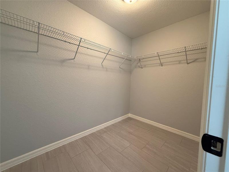 Spacious, unfurnished interior of a new home in , Dunnellon (Image 14).