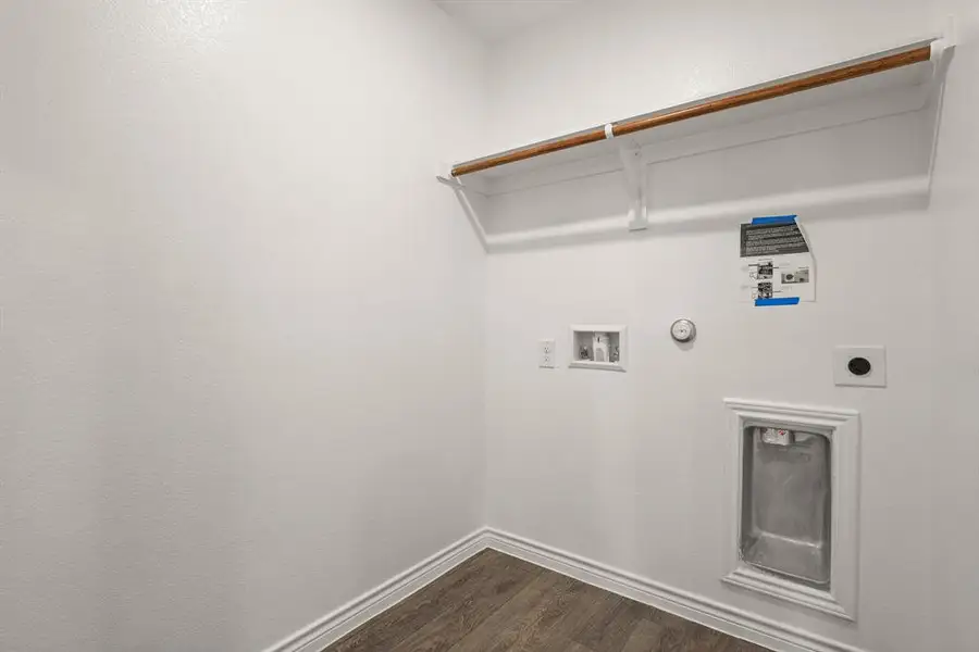 Spacious, unfurnished interior of a new home in Sycamore Landing, Fort Worth (Image 11). Spacious, unfurnished interior of a new home in Sycamore Landing, Fort Worth (Image 11).