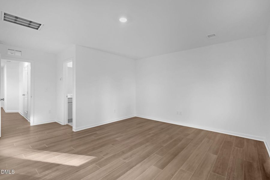 SUN_ElmGrove_Pic_Wyatt_QMI_31_Bed3_4of5