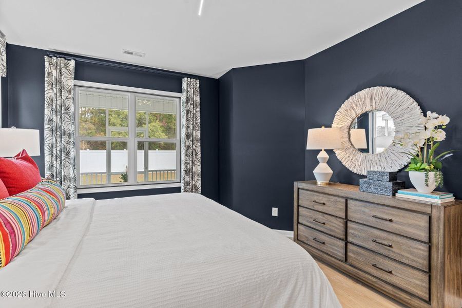Furnished interior view inside a new home in Fords Reach, Bolivia (Image 20).
