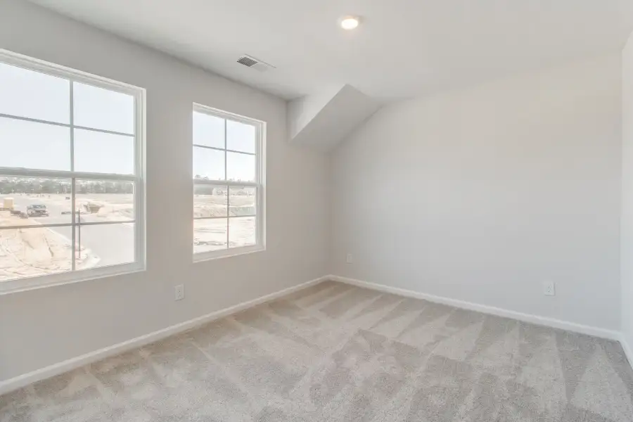 Spacious, unfurnished interior of a new home in Ellington, Elgin (Image 36).