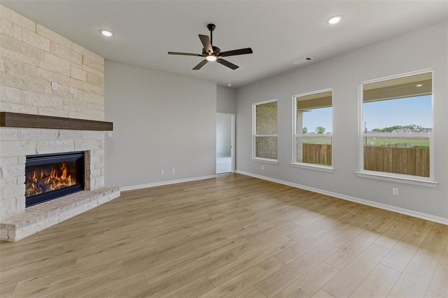Spacious, unfurnished interior of a new home in Cedar Ridge Estates, Anna (Image 17).