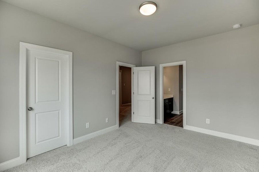 Spacious, unfurnished interior of a new home in Hemingway, Flowery Branch (Image 22).