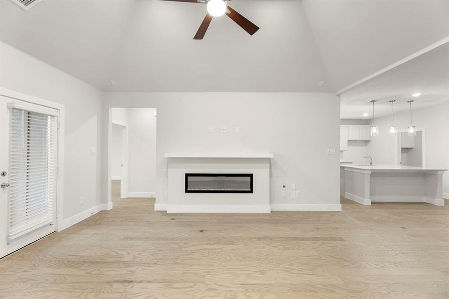 14. 1917 Sapphire - Family (2)