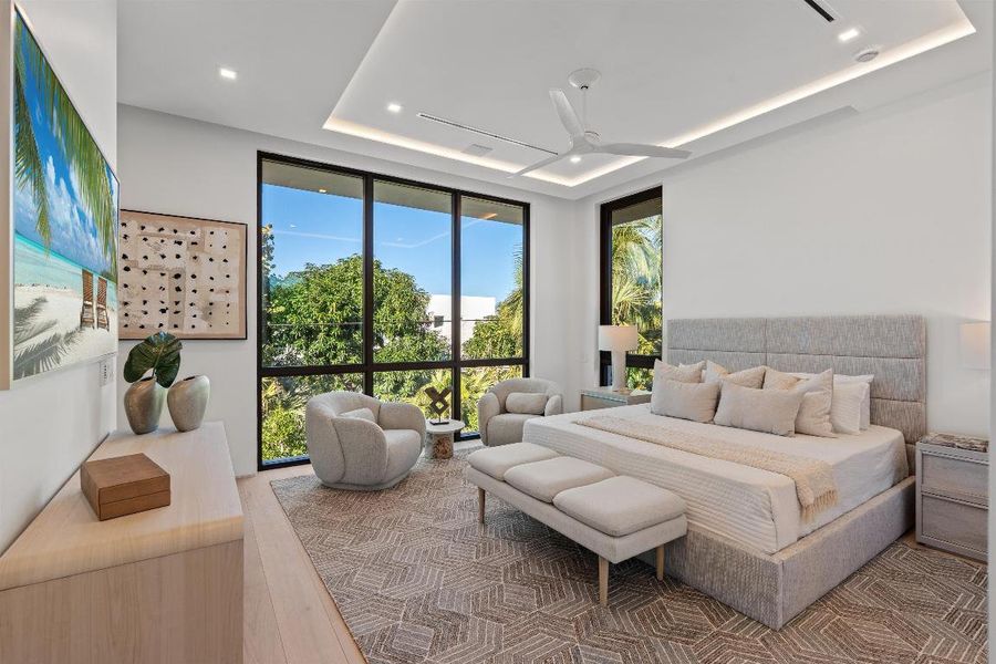 PRIMARY_BEDROOM_LOOKING_OUT_DT