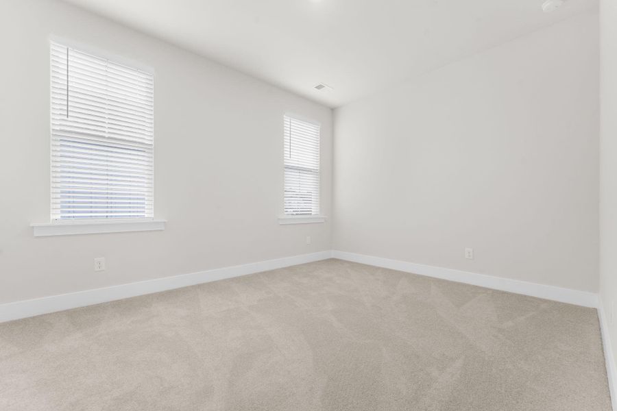 Spacious, unfurnished interior of a new home in Carnes Crossroads, Summerville (Image 32).