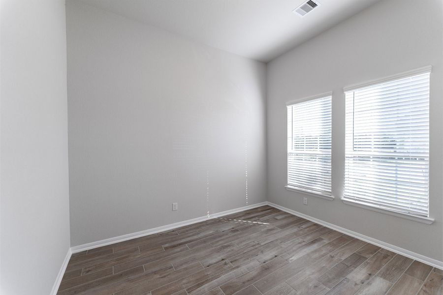Spacious, unfurnished interior of a new home in Lago Mar, Texas City (Image 19). Spacious, unfurnished interior of a new home in Lago Mar, Texas City (Image 19).