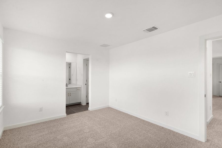 Spacious, unfurnished interior of a new home in The Grove at Blackhawk, Pflugerville (Image 72). Spacious, unfurnished interior of a new home in The Grove at Blackhawk, Pflugerville (Image 72).
