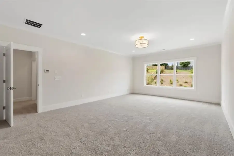 Spacious, unfurnished interior of a new home in Hillshire, Cumming (Image 21).