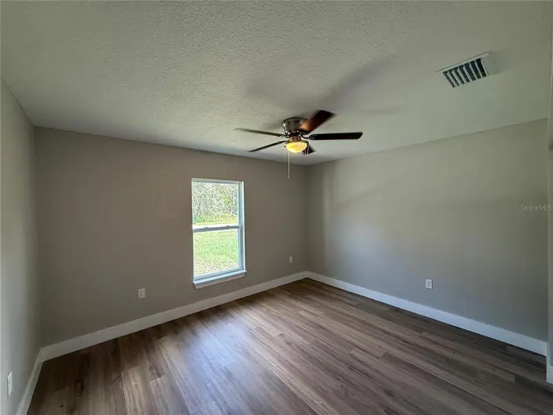 Spacious, unfurnished interior of a new home in , Citrus Springs (Image 21).