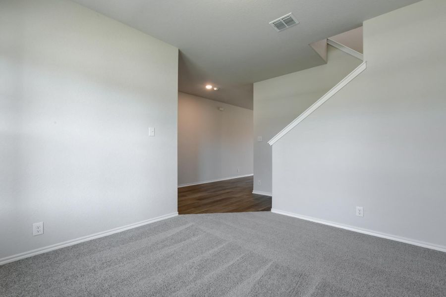 Representative unfurnished interior of a home built from the Alexis by Ashton Woods in Hennersby Hollow, San Antonio (Image 5).