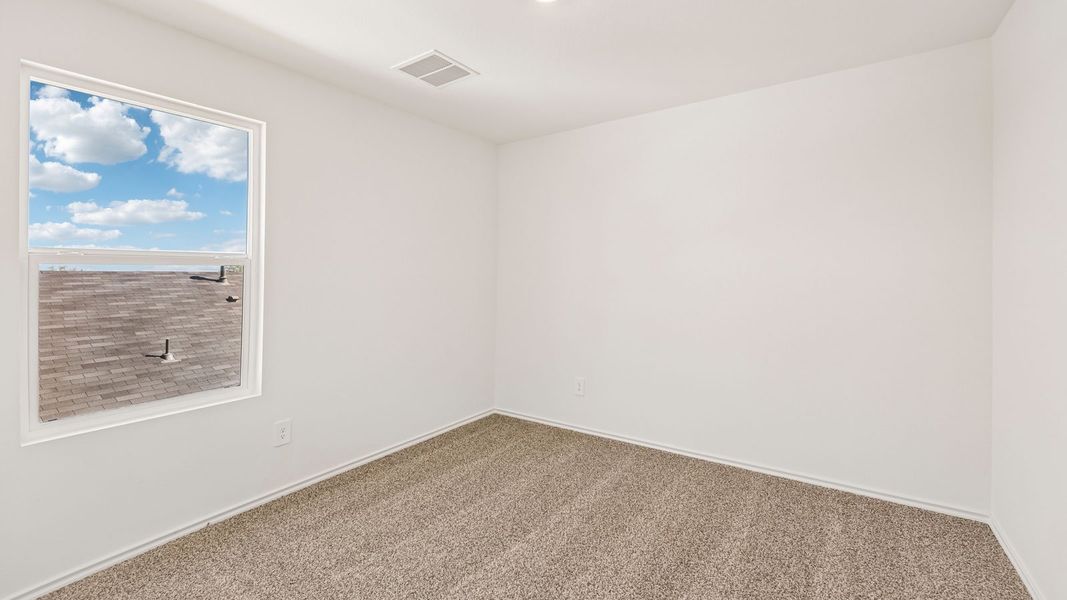 Spacious, unfurnished interior of a new home in Valverde, Bastrop (Image 30).