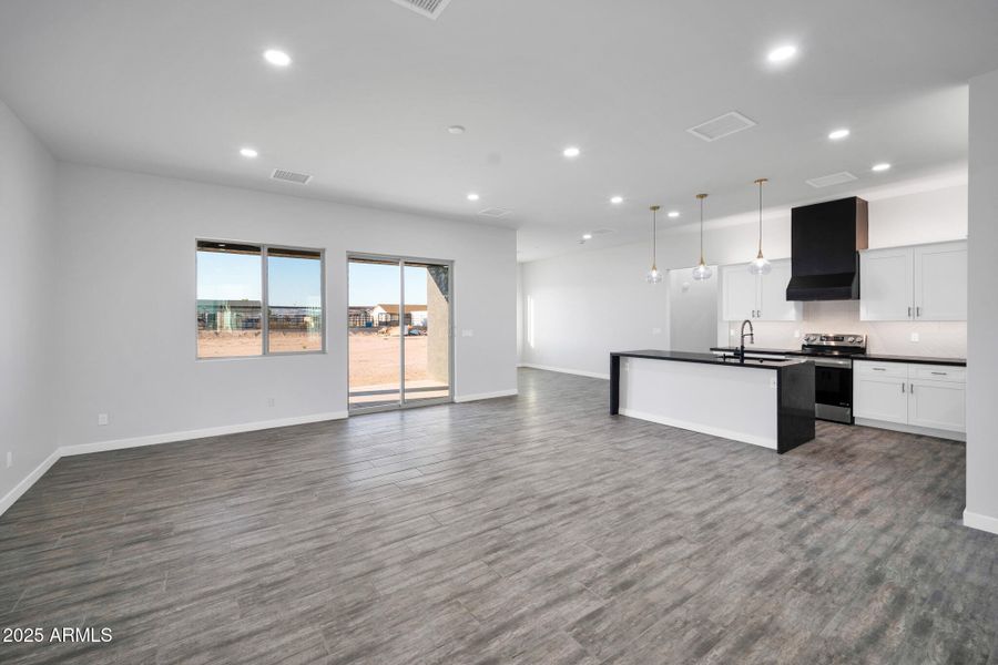 22548 W Huntington Dr-7_(2048) 22548 W Huntington Dr-7_(2048)