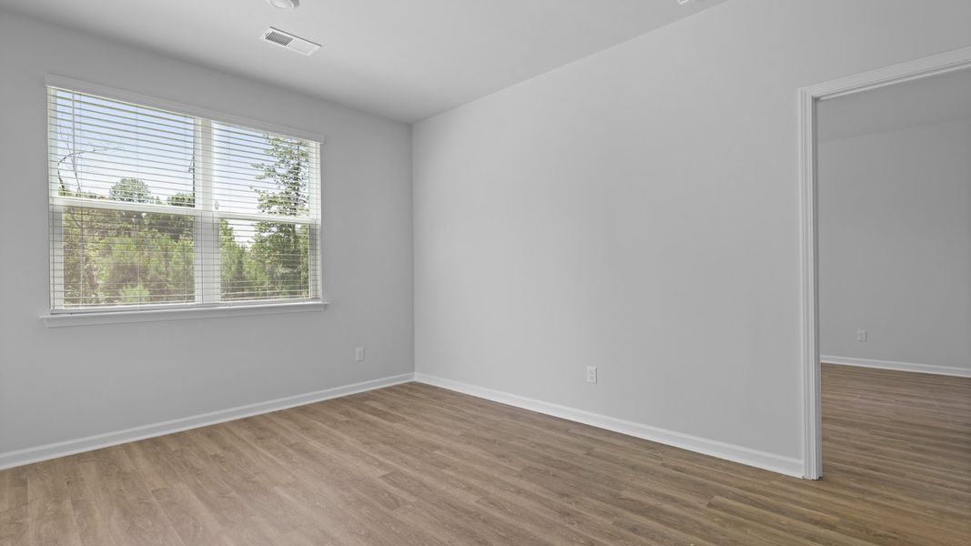 Representative unfurnished interior of a home built from the ARIA by D.R. Horton in Pineview North, Summerville (Image 18).