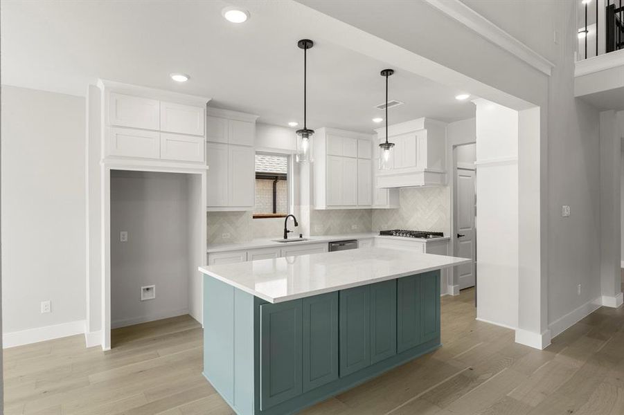 08. 1320 Eclipse - Kitchen (2)