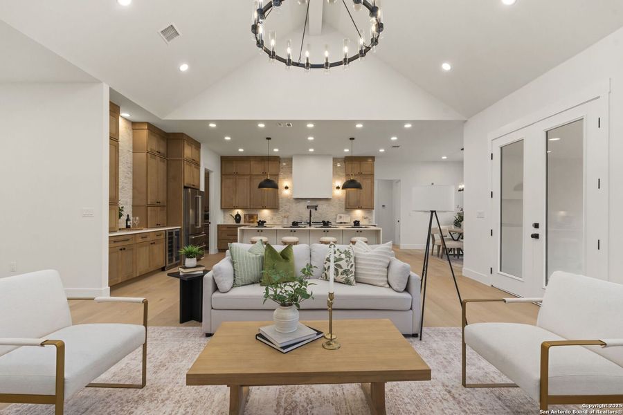 Furnished interior view inside a new home in , Bandera (Image 33).