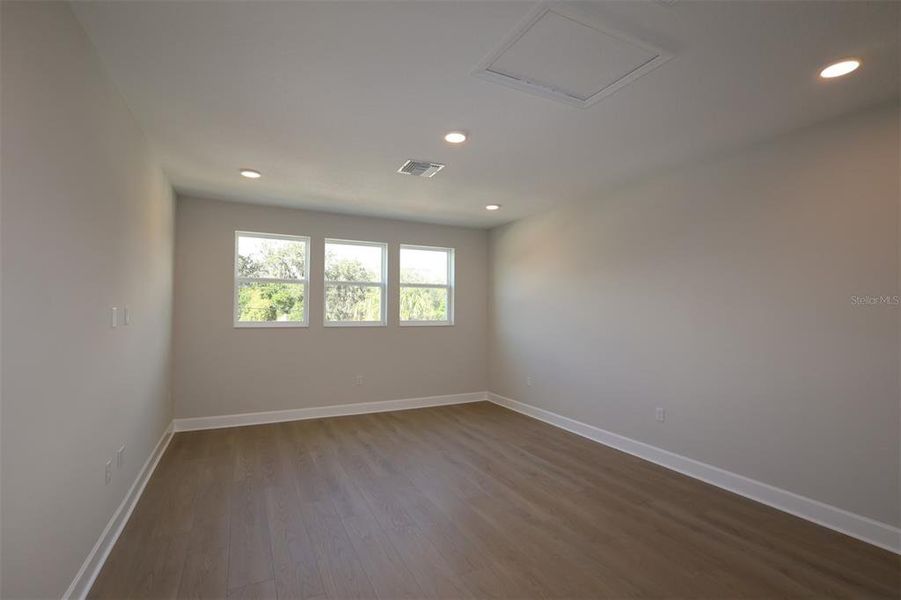 Spacious, unfurnished interior of a new home in Willow Run, Apopka (Image 27). Spacious, unfurnished interior of a new home in Willow Run, Apopka (Image 27).