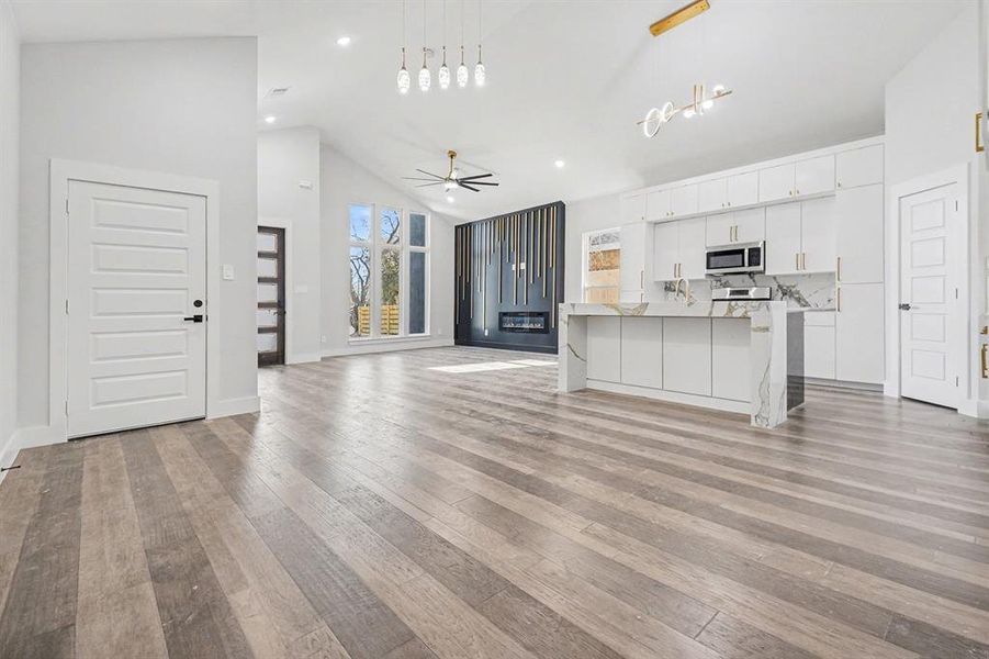 Spacious, unfurnished interior of a new home in , Dallas (Image 24).