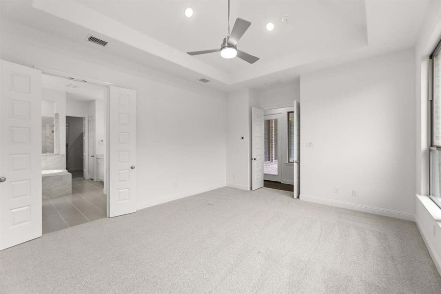Representative unfurnished interior of a home built from the Fawncrest II by Pacesetter Homes in Nelson Lake, Rockwall (Image 29).