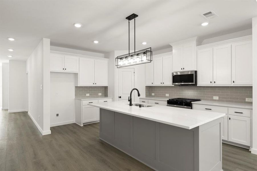 10. 515 Sherwood - Kitchen (2)