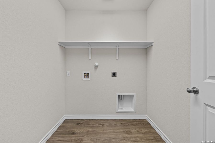Spacious, unfurnished interior of a new home in Redbird Ranch, San Antonio (Image 24).
